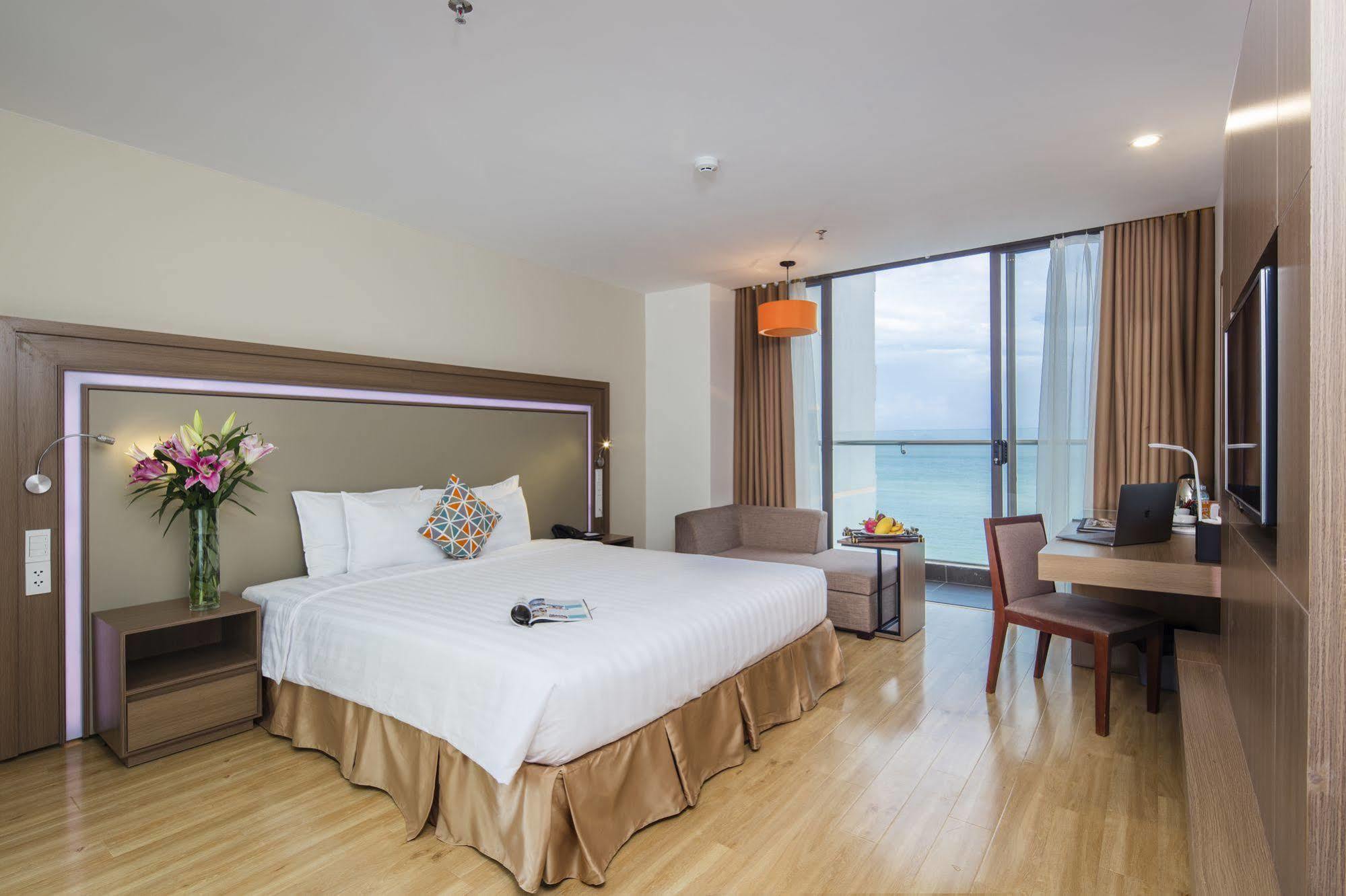 King Town Grand Hotel & Wedding Center Nha Trang Exterior foto
