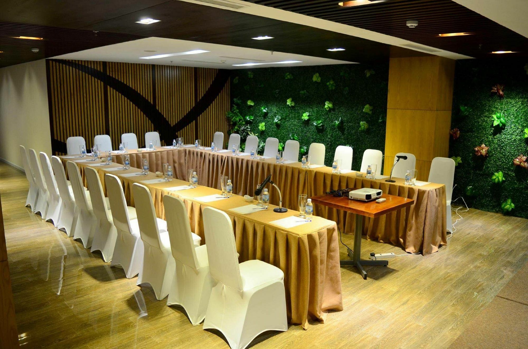 King Town Grand Hotel & Wedding Center Nha Trang Exterior foto